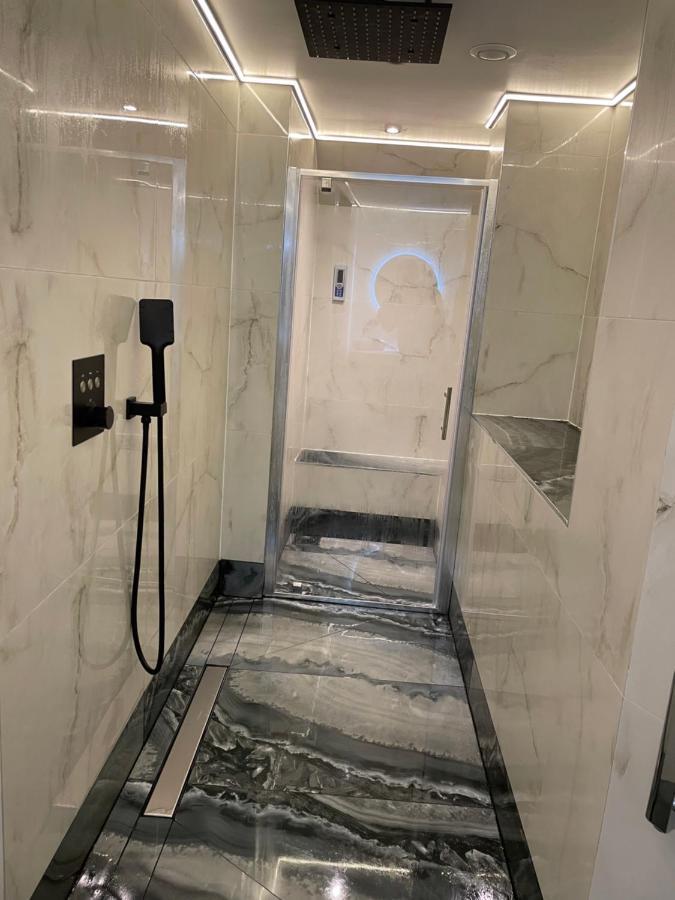 Luxury Apartment Edinburgh Centre With Steam Room Esterno foto