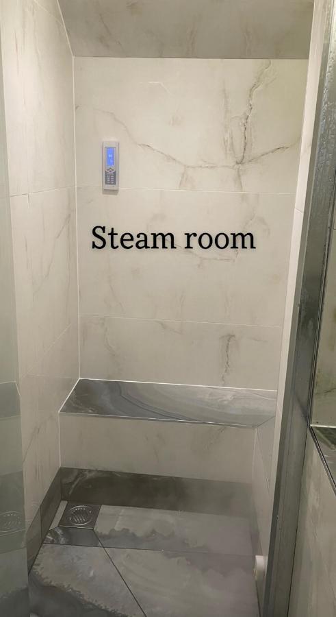 Luxury Apartment Edinburgh Centre With Steam Room Esterno foto